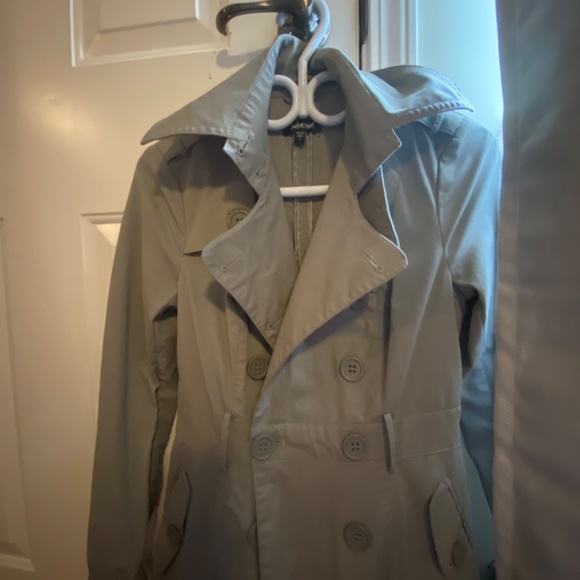 Grey stylish light coat - Picture 2 of 3